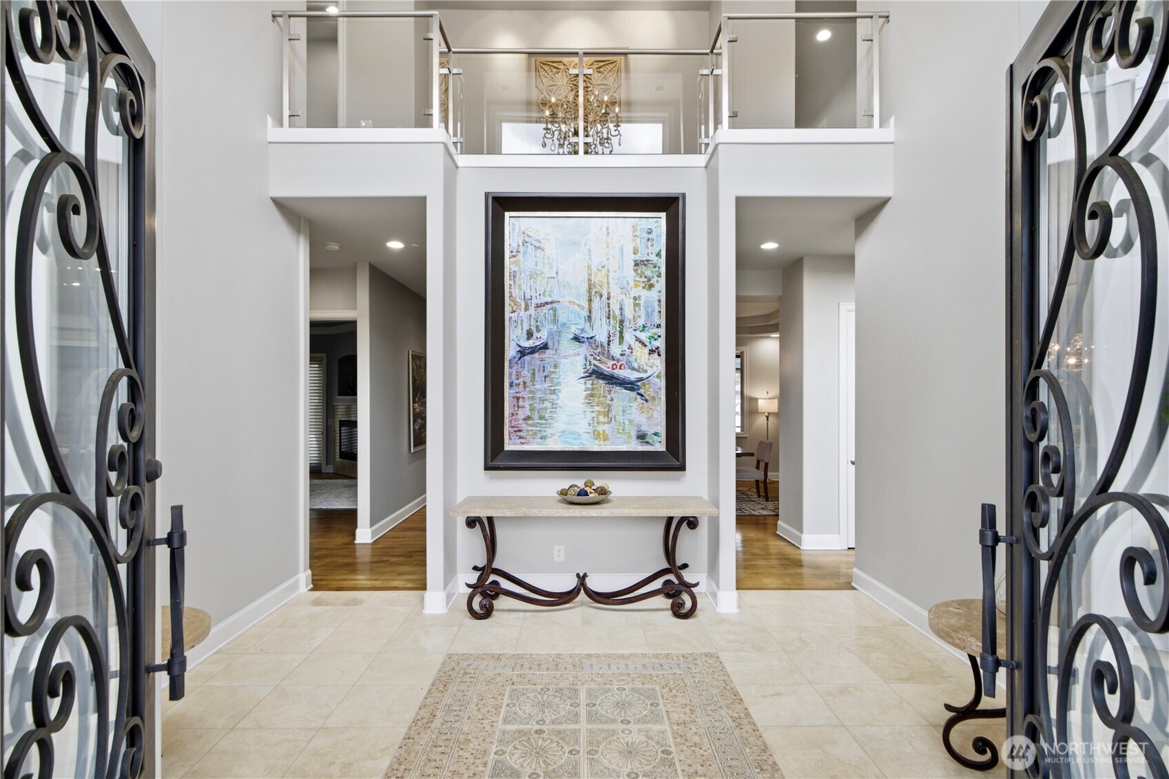 2 Crescent Key SE