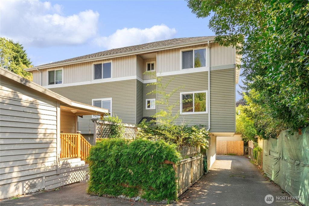 Photo of 9228 15th Avenue SW #B, Seattle, WA 98106 (MLS # 2499254)