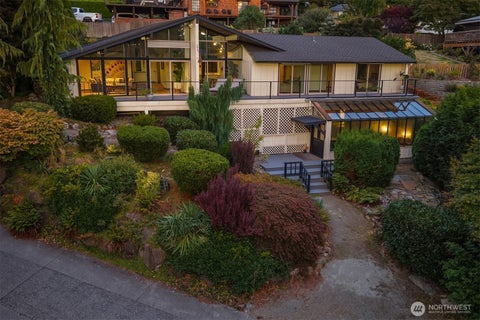 Photo of 2605 SW 151st Place, Burien, WA 98166 (MLS # 2588476)