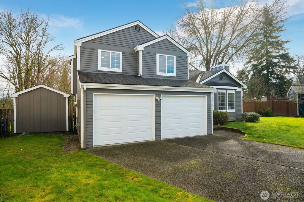 Photo of 13631 SE 231st Street, Kent, WA 98042 (MLS # 2333916)