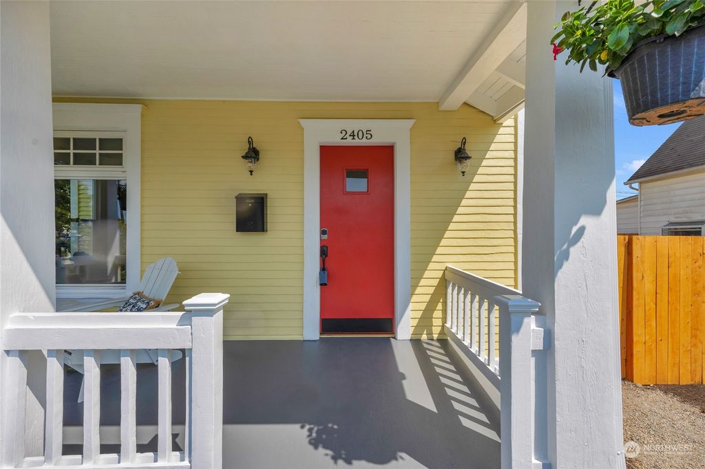 Photo of 2405 State Street, Everett, WA 98201 (MLS # 2270346)