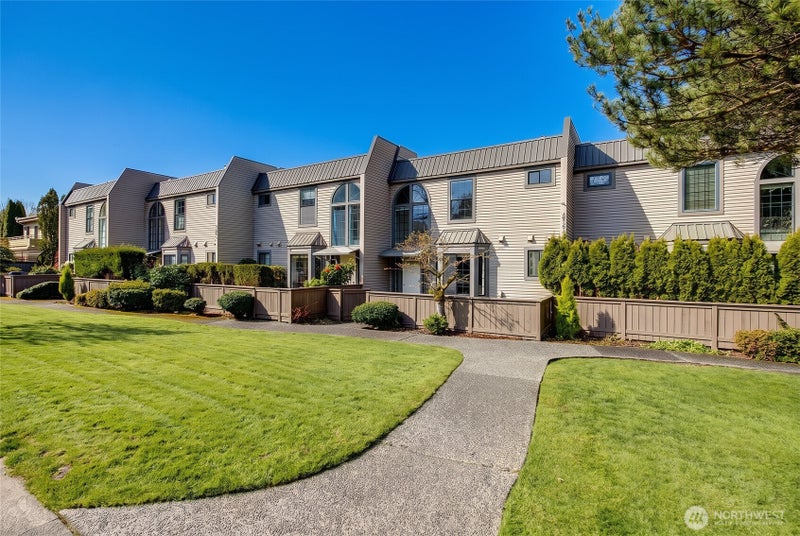 6527 106th Avenue NE 10