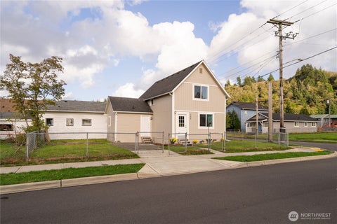 Photo of 200 N A Street, Aberdeen, WA 98520 (MLS # 2589703)