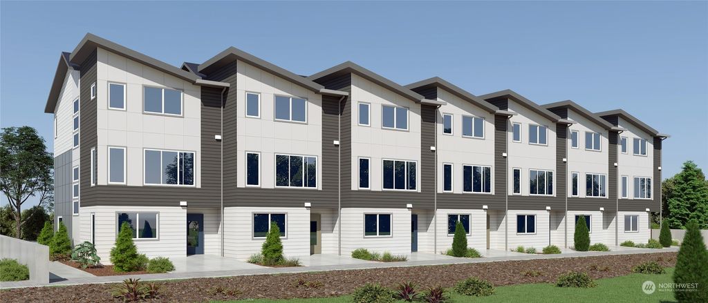 Photo of 806 164th Street SW #B1, Lynnwood, WA 98037 (MLS # 2195527)