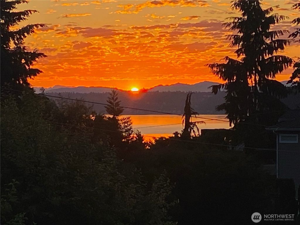 Photo of 4343 SW 307th Street, Federal Way, WA 98023 (MLS # 2478118)