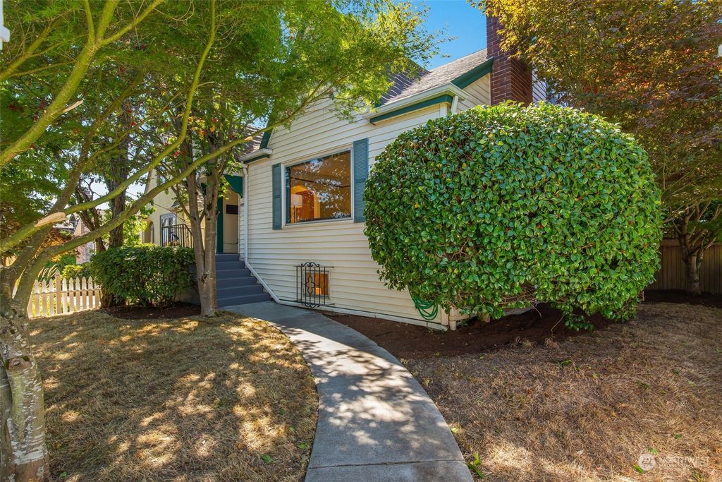 Photo of 7557 32nd Avenue NW, Seattle, WA 98117 (MLS # 2151025)