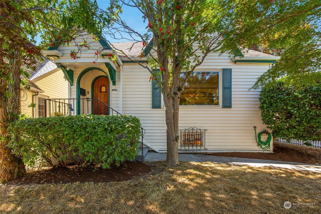 Photo of 7557 32nd Avenue NW, Seattle, WA 98117 (MLS # 2151025)