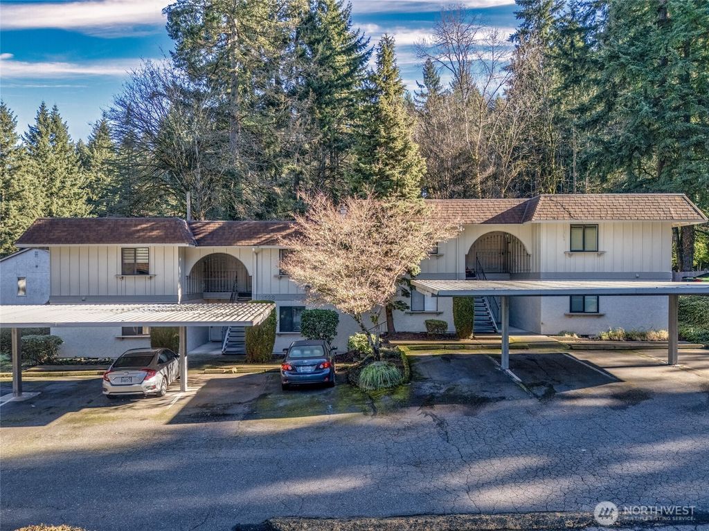 Photo of 12528 NE 117th Place #E1, Kirkland, WA 98034 (MLS # 2515407)