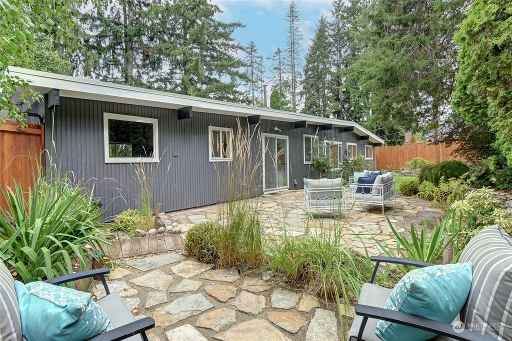 Photo of 6319 NE 198th Street, Kenmore, WA 98028 (MLS # 2160407)