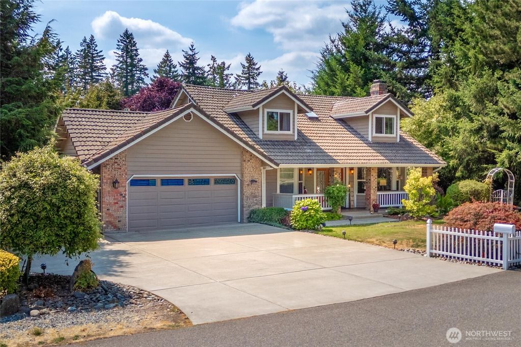 Photo of 22015 SE 244th Place, Maple Valley, WA 98038 (MLS # 2421690)