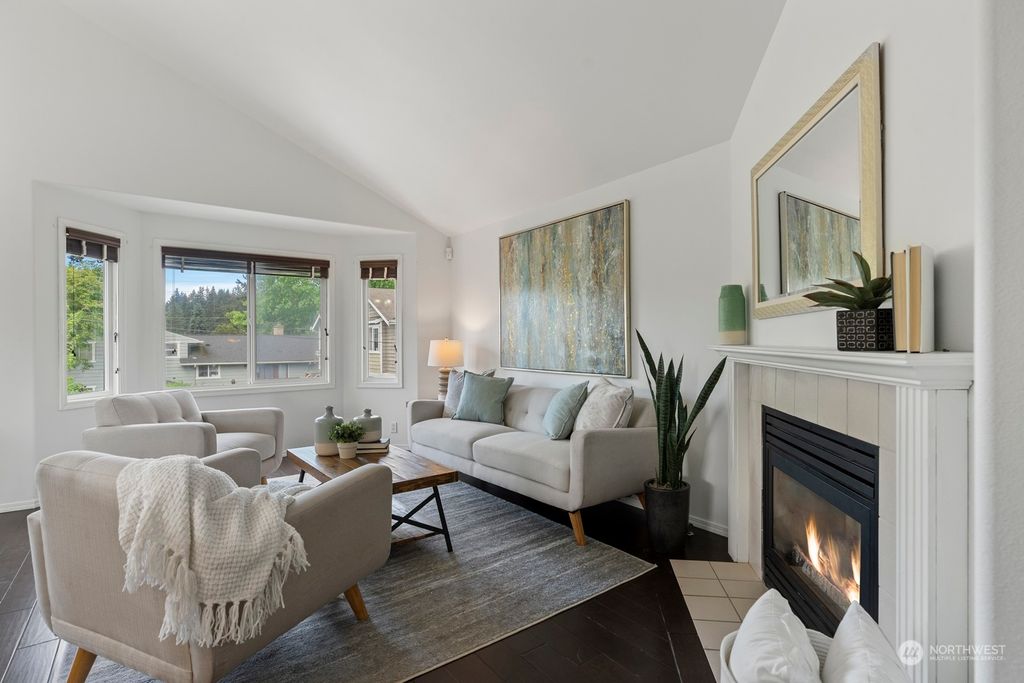 Photo of 540 NE 125th Street, Seattle, WA 98125 (MLS # 2261735)