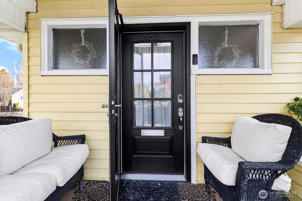 Photo of 2201 Rockefeller Avenue, Everett, WA 98201 (MLS # 2459740)