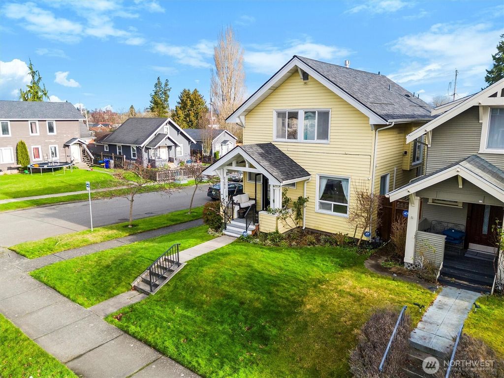 Photo of 2201 Rockefeller Avenue, Everett, WA 98201 (MLS # 2459740)