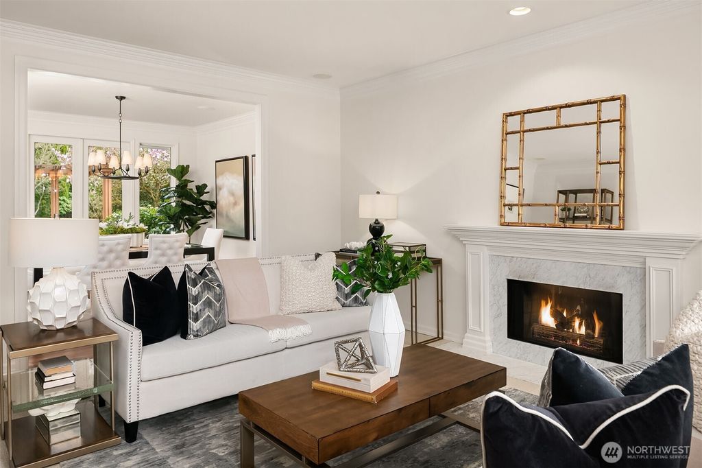 Photo of 838 Evergreen Point Road, Medina, WA 98039 (MLS # 2484274)