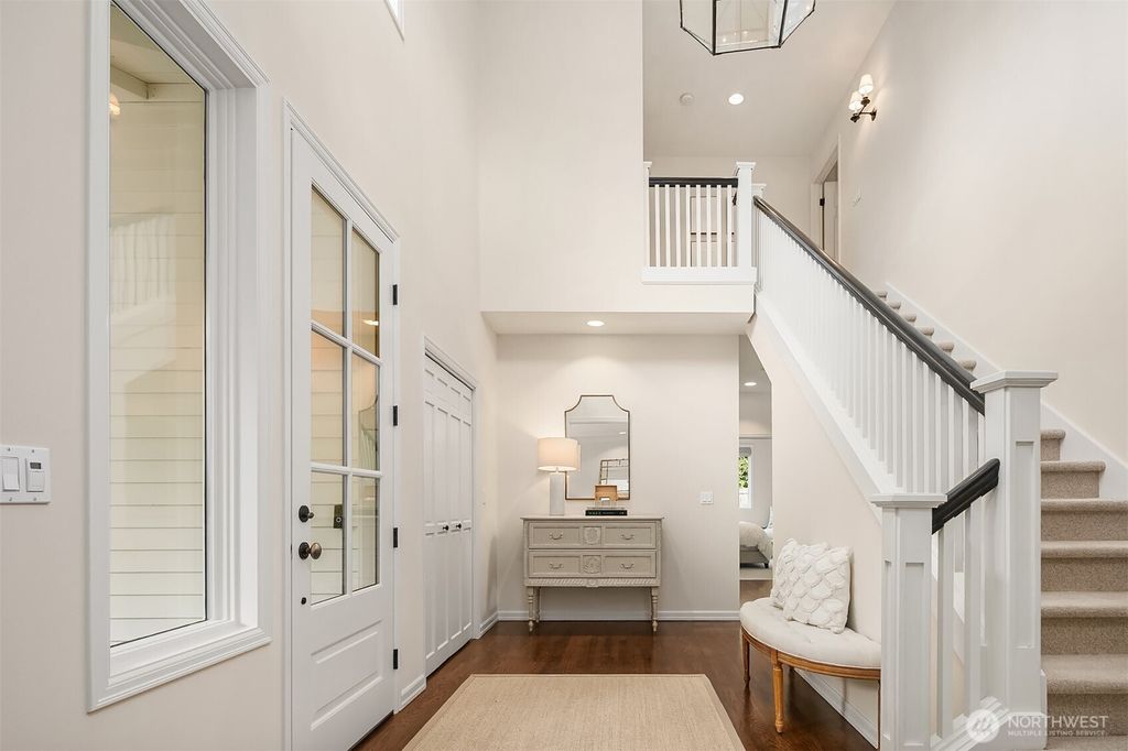 Photo of 838 Evergreen Point Road, Medina, WA 98039 (MLS # 2484274)