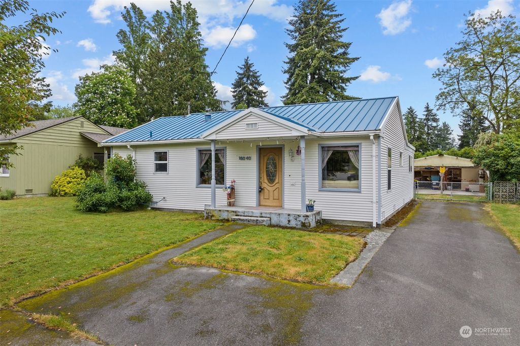 Photo of 16040 25th Avenue NE, Shoreline, WA 98155 (MLS # 2071830)