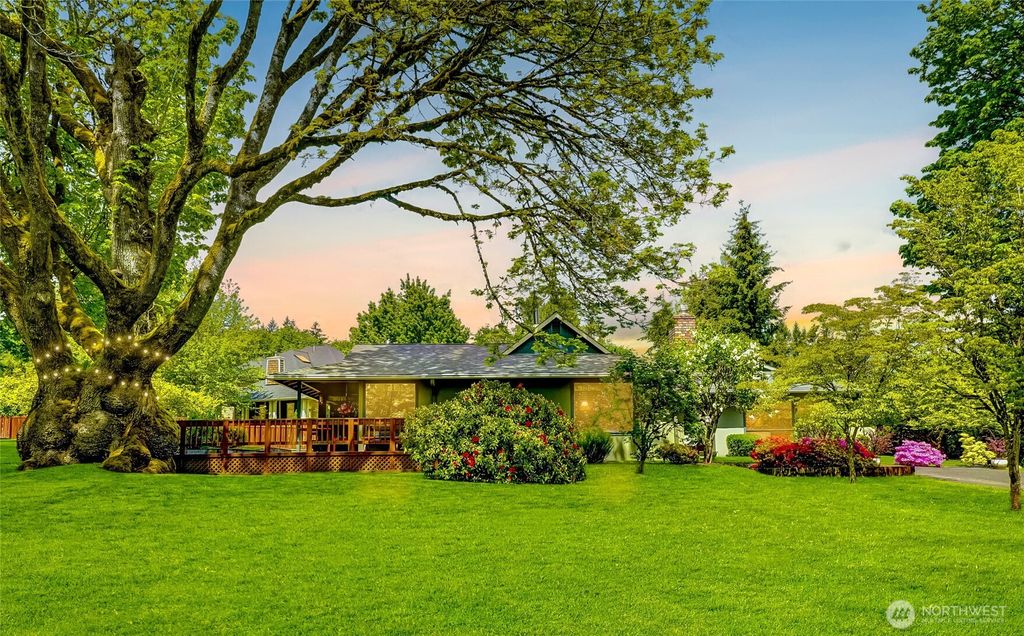 Photo of 1323 216th Avenue NE, Sammamish, WA 98074 (MLS # 2401577)