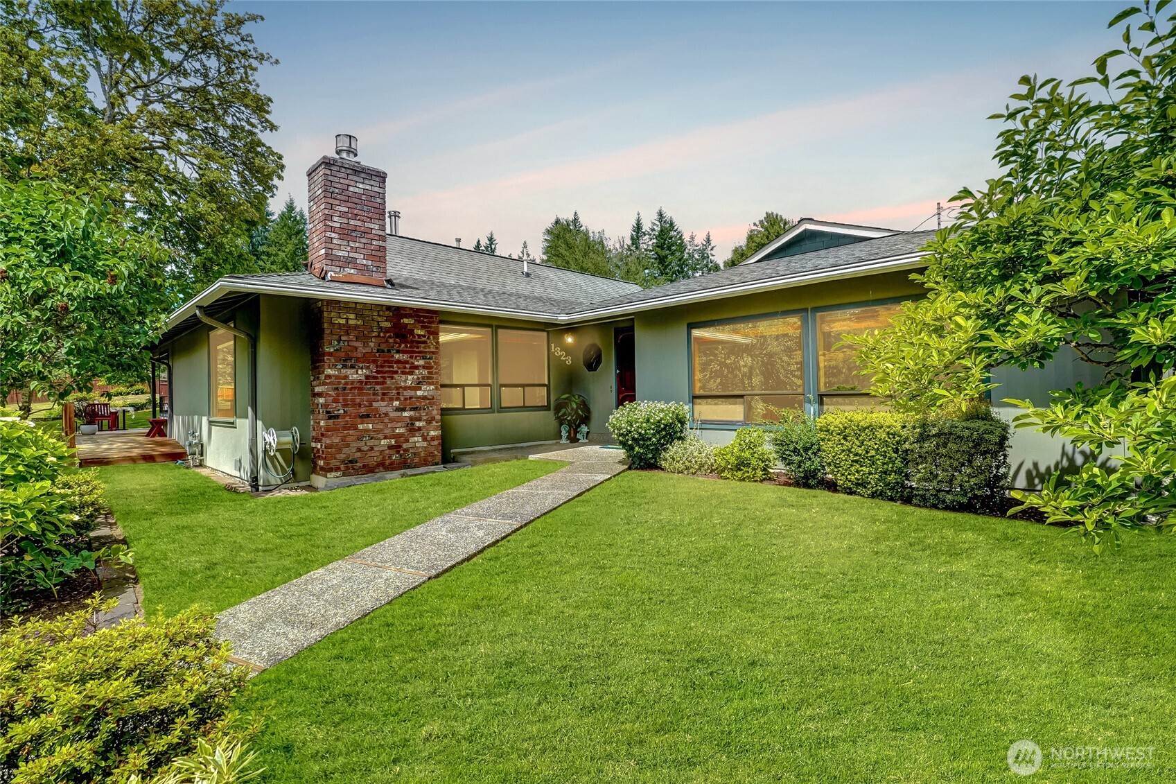1323 216th Avenue NE