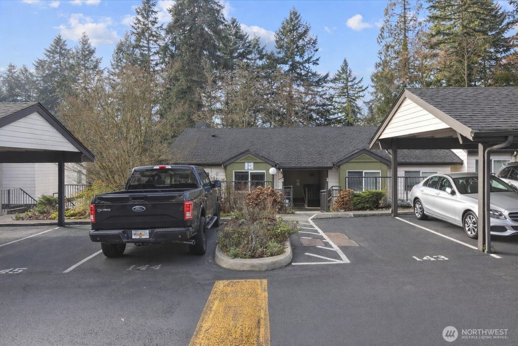 Photo of 31500 33rd Place SW #E201, Federal Way, WA 98023 (MLS # 2471439)