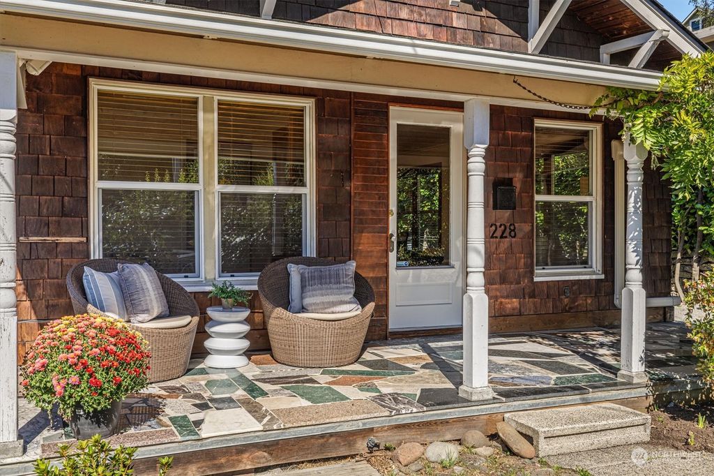 Photo of 228 NW 41st Street, Seattle, WA 98107 (MLS # 2288759)