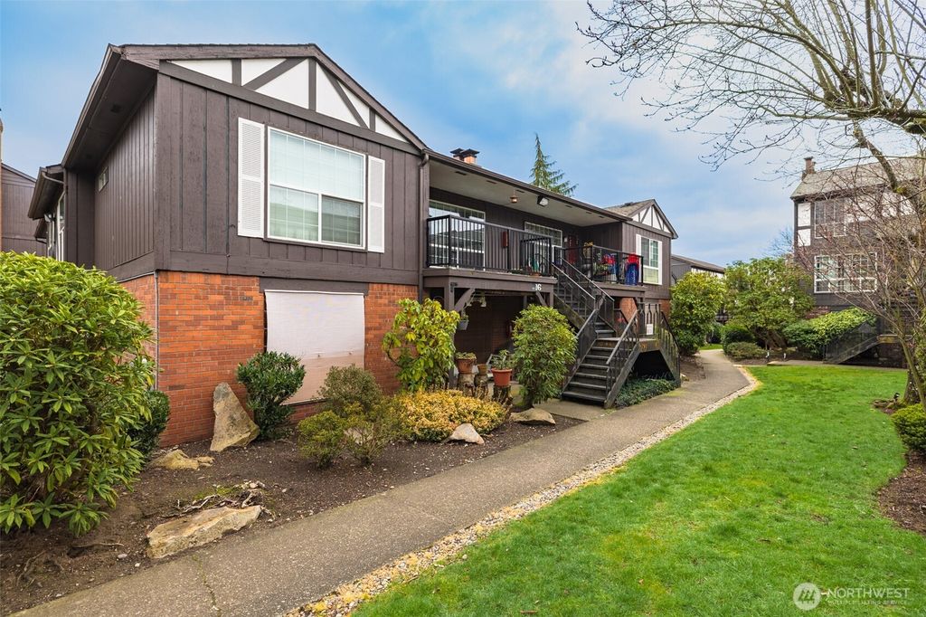Photo of 3425 S 176th Street #282, SeaTac, WA 98188 (MLS # 2479188)