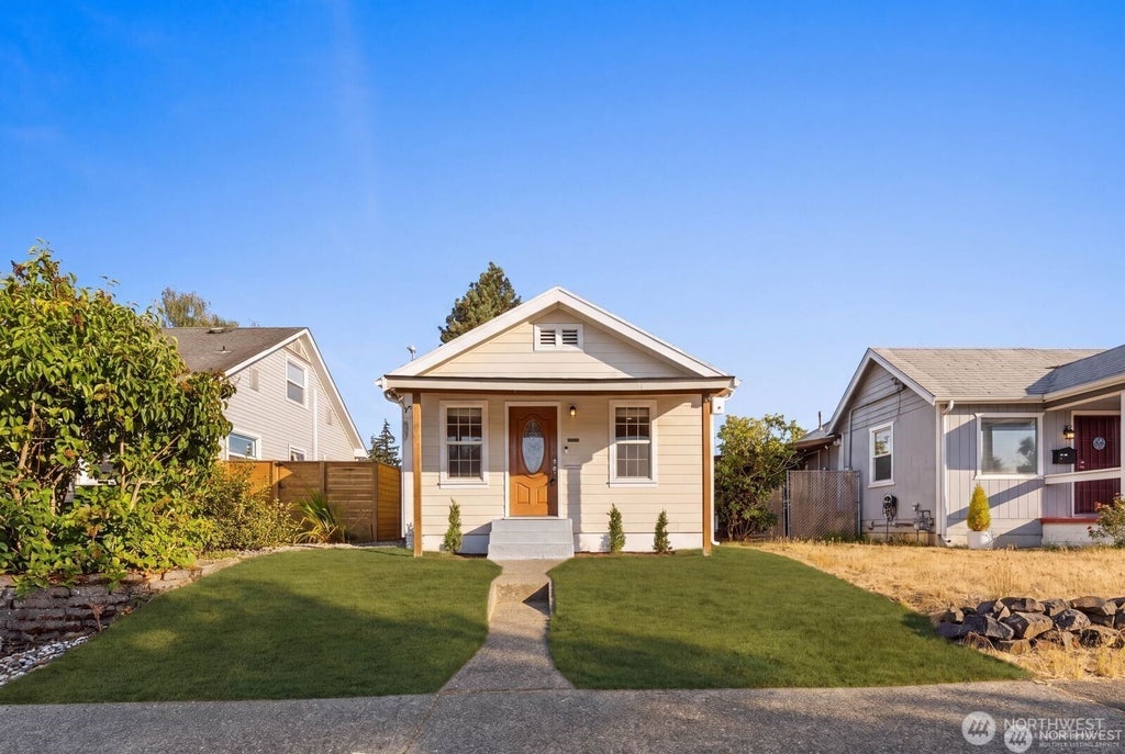 Photo of 6222 S Warner Street, Tacoma, WA 98409 (MLS # 2588567)