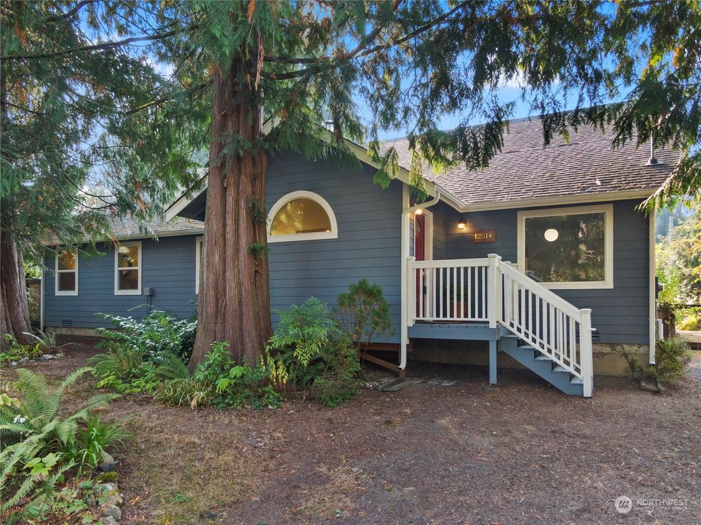 Photo of 12514 218th Place SE, Snohomish, WA 98296 (MLS # 1976155)