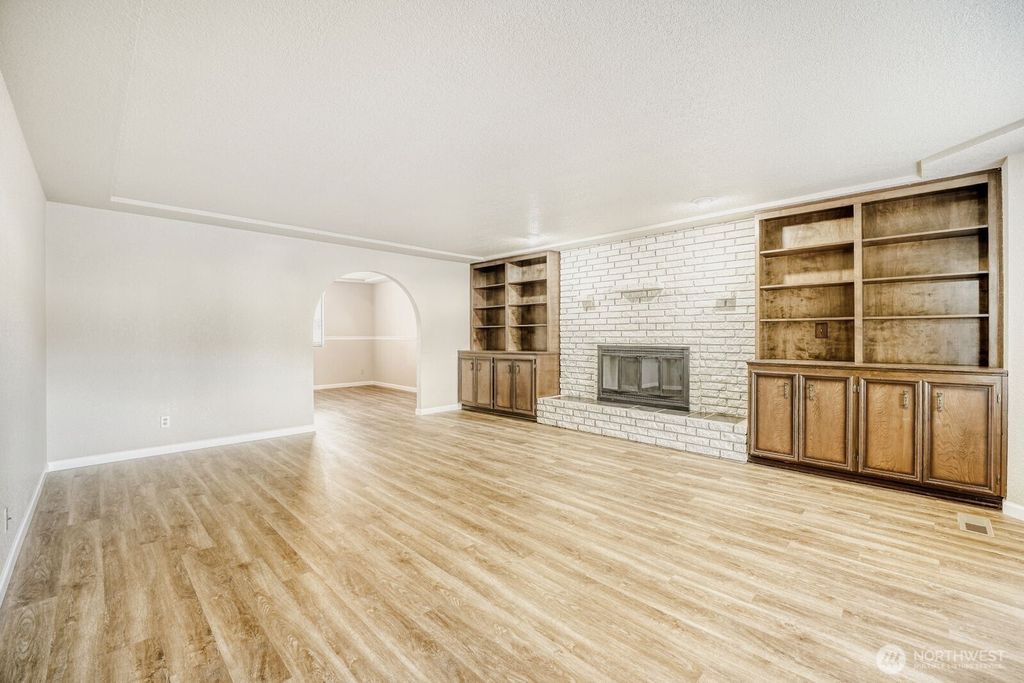 Photo of 8220 64th Street Ct W, University Place, WA 98467 (MLS # 2483927)