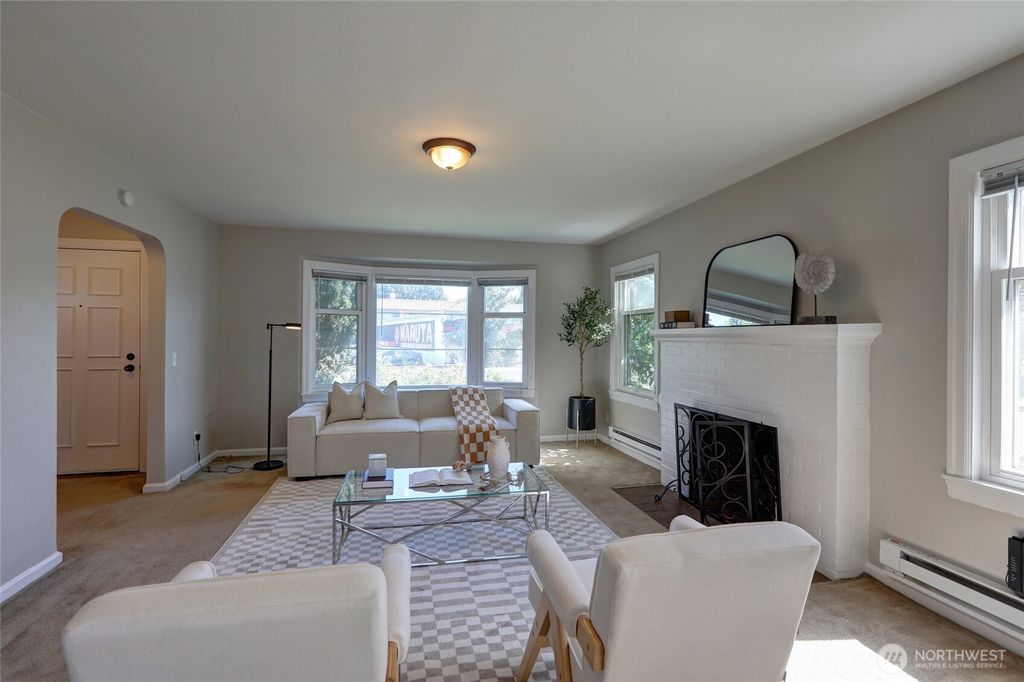 Photo of 1021 S Bailey Street, Seattle, WA 98108 (MLS # 2393059)