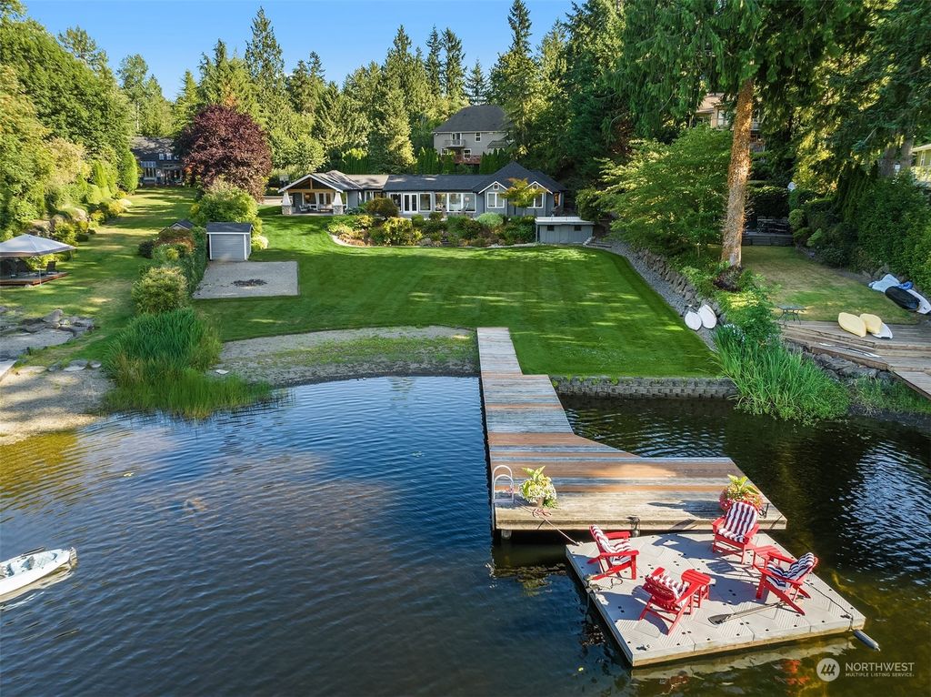 Photo of 2045 E Beaver Lake Drive SE, Sammamish, WA 98075 (MLS # 2145980)