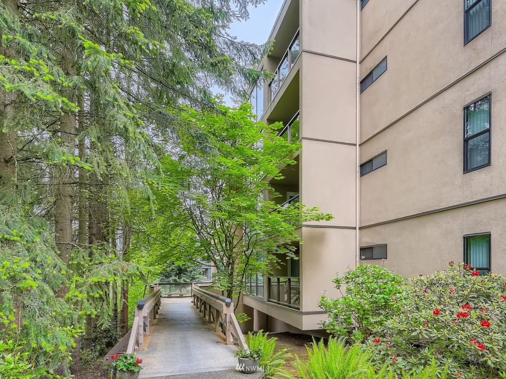 Photo of 15512 Country Club Drive #B23, Mill Creek, WA 98012 (MLS # 1943364)
