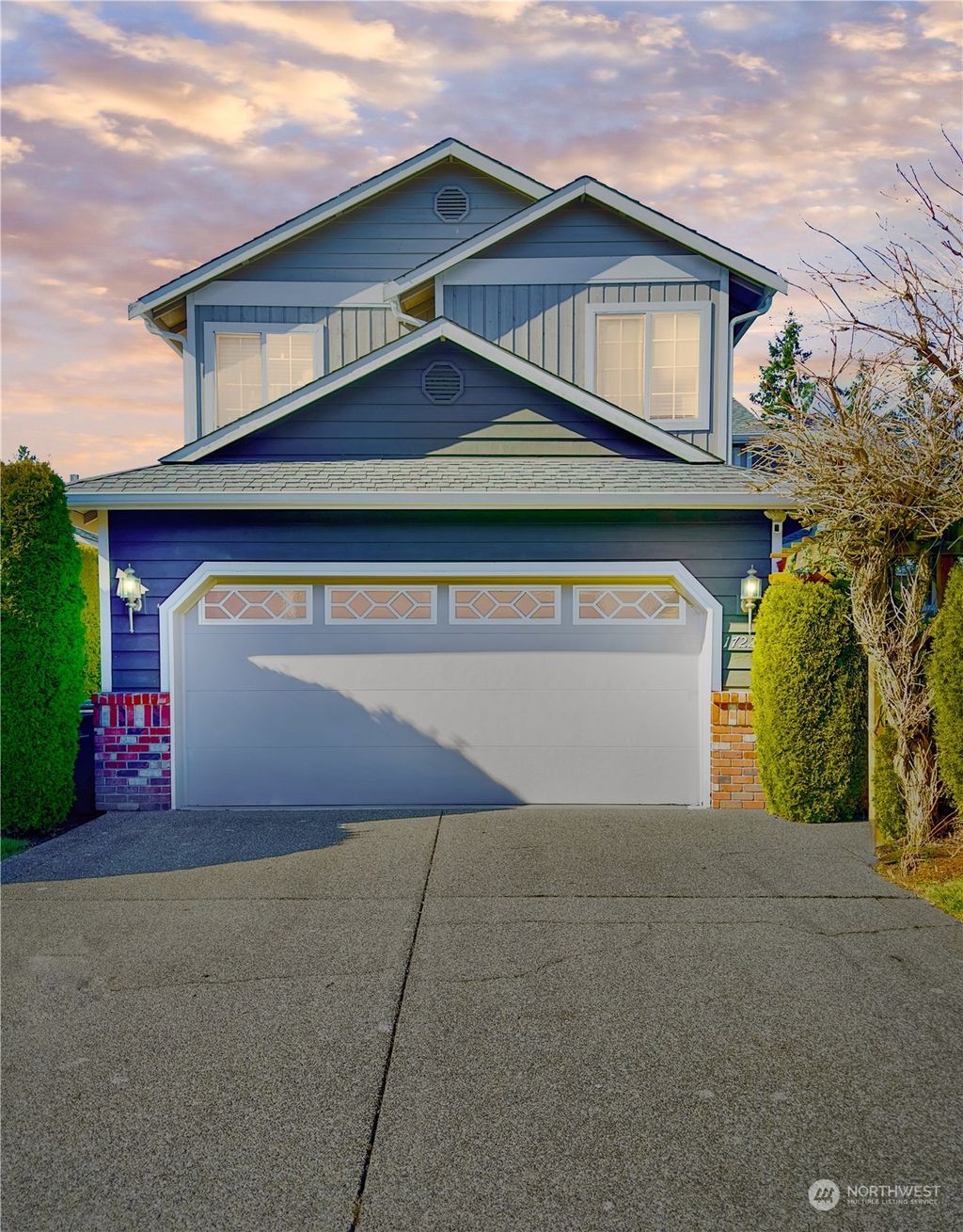 Photo of 17220 12TH PLACE Pl W, Lynnwood, WA 98037 (MLS # 2209234)