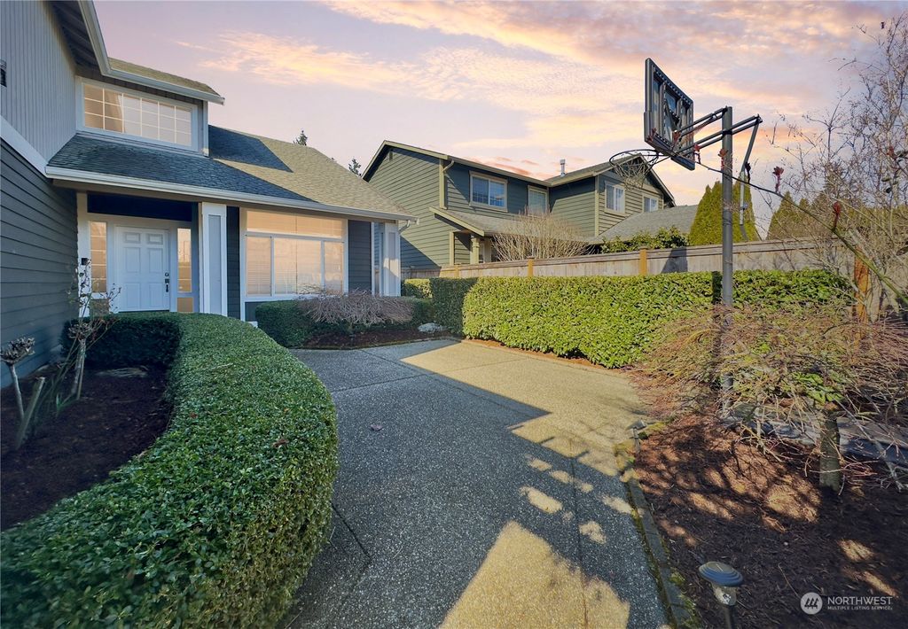 Photo of 17220 12TH PLACE Pl W, Lynnwood, WA 98037 (MLS # 2209234)