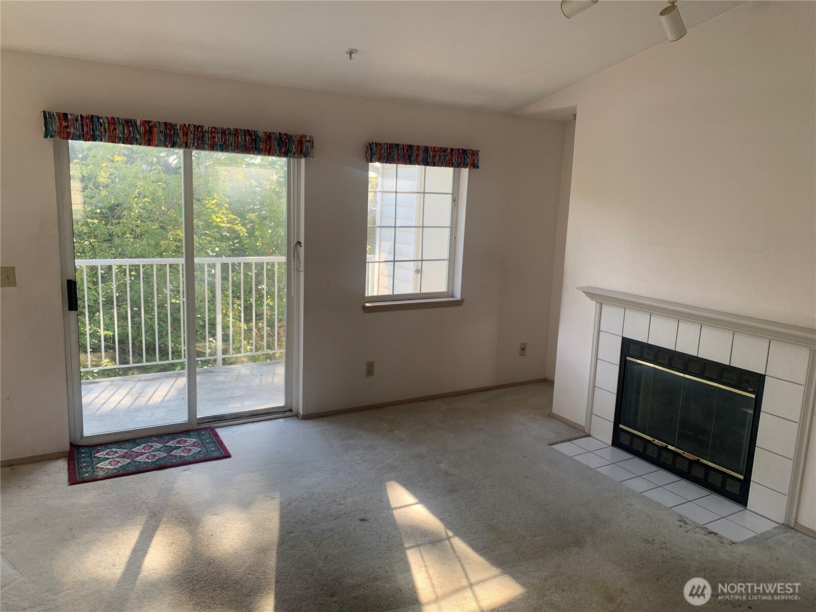 949 Aberdeen Avenue NE B305