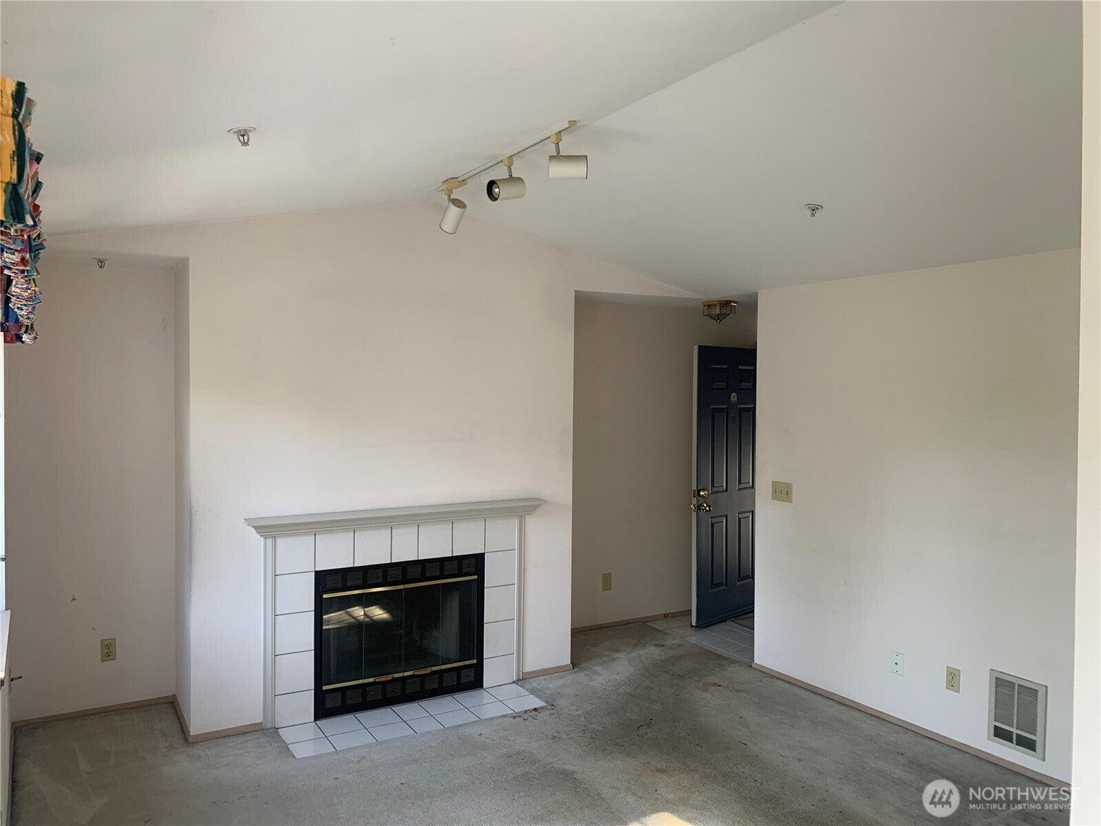 949 Aberdeen Avenue NE B305