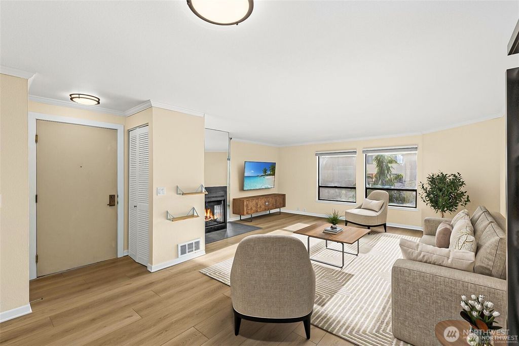 Photo of 500 W Roy Street #102, Seattle, WA 98119 (MLS # 2403946)