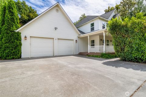 Photo of 17 SW Homestead Avenue, College Place, WA 99324 (MLS # 2522441)