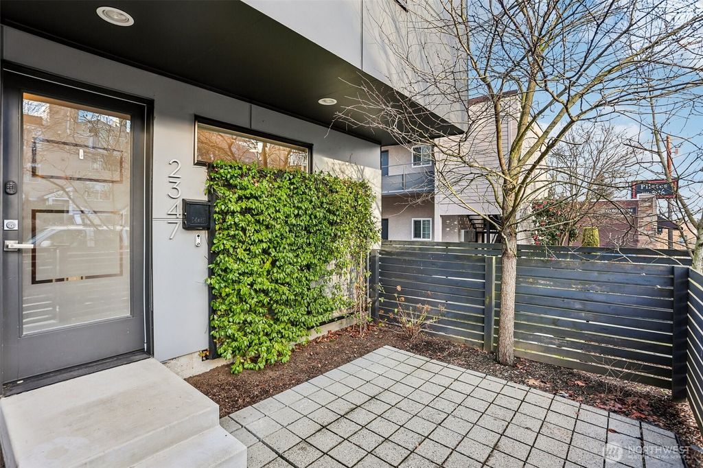 Photo of 2347 10th Avenue E, Seattle, WA 98102 (MLS # 2491095)