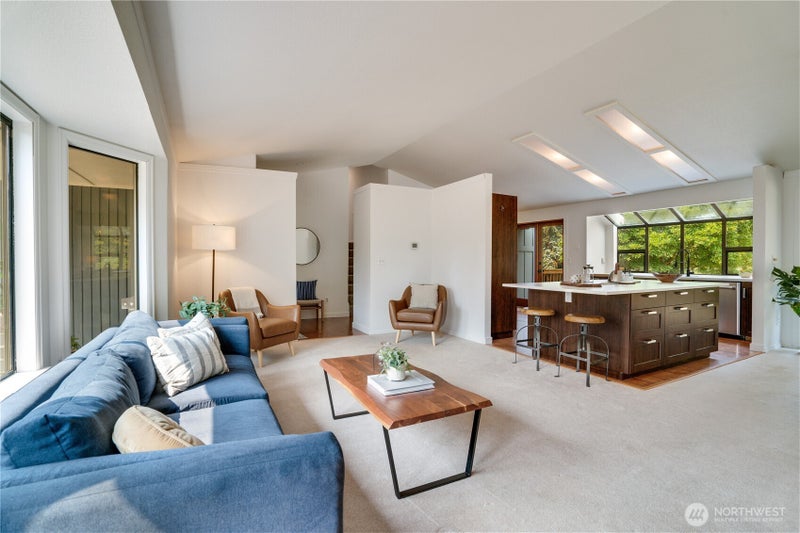 7009 Cameo Drive SW