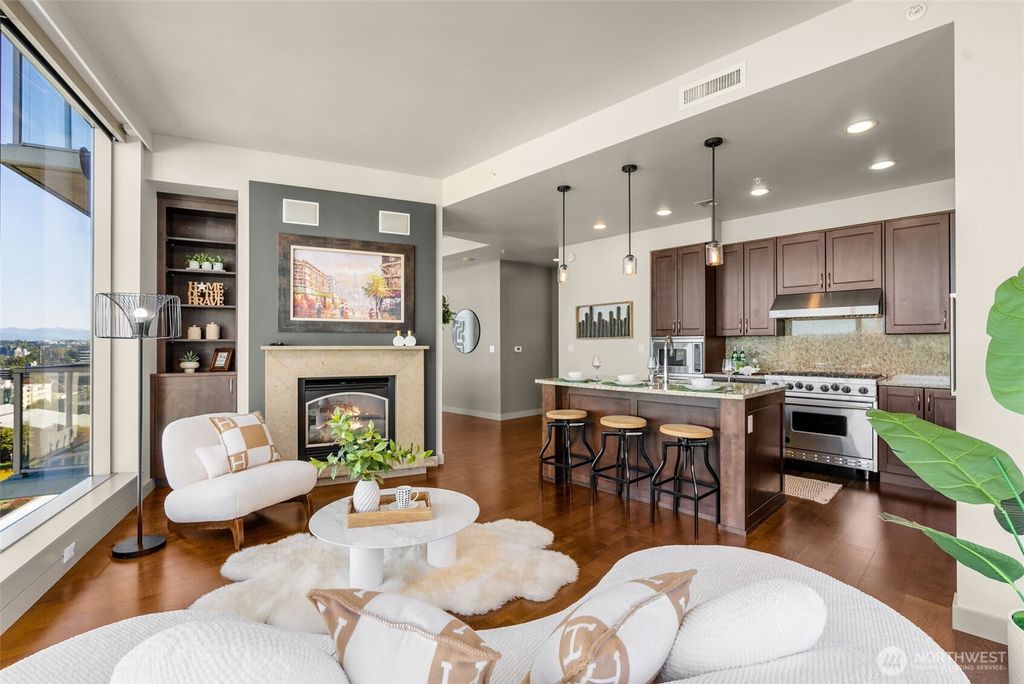 Photo of 10610 NE 9th Place #1924, Bellevue, WA 98004 (MLS # 2441997)