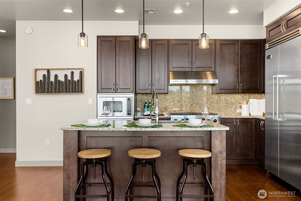 Photo of 10610 NE 9th Place #1924, Bellevue, WA 98004 (MLS # 2441997)