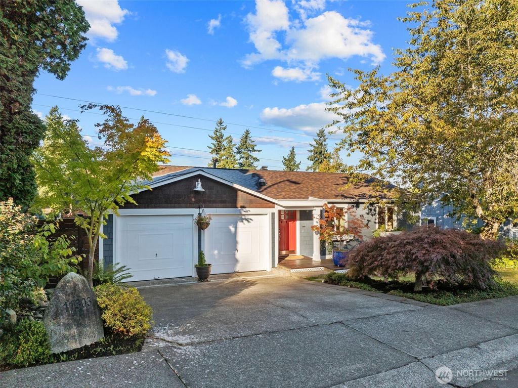 Photo of 11303 126th Avenue NE, Kirkland, WA 98033 (MLS # 2445405)