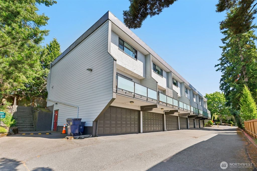 Photo of 350 4th Avenue S #A5, Kirkland, WA 98033 (MLS # 2407587)