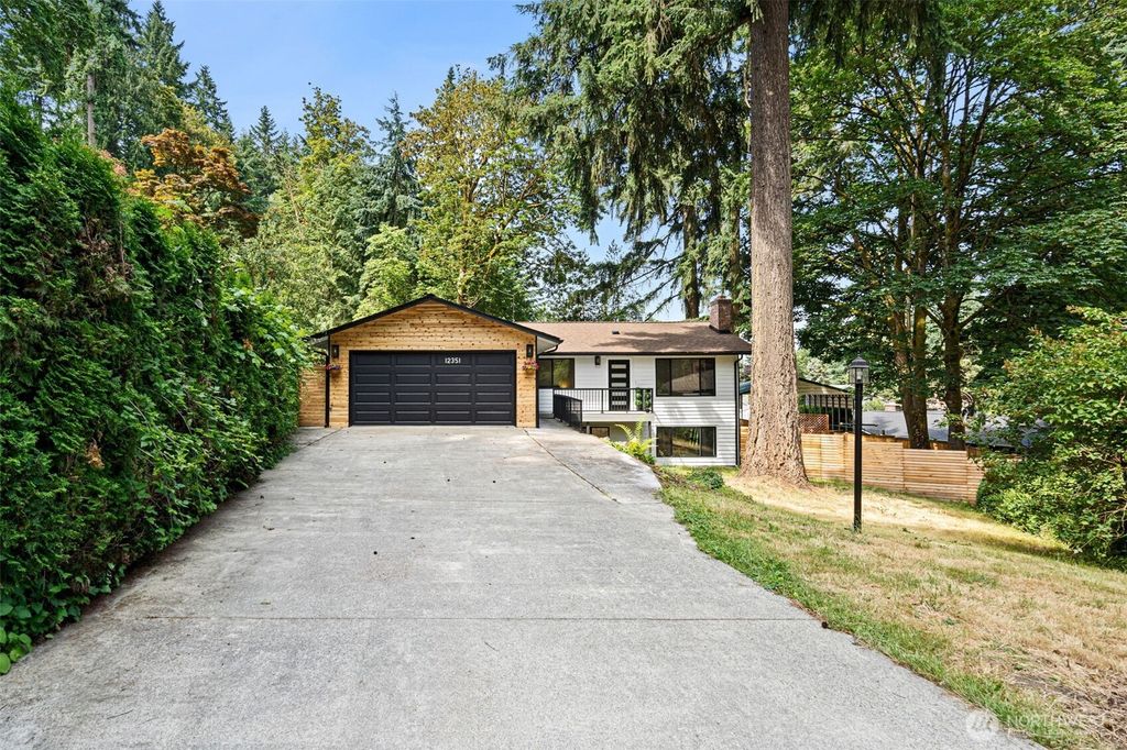 Photo of 12351 SE 96th Place, Renton, WA 98056 (MLS # 2529972)