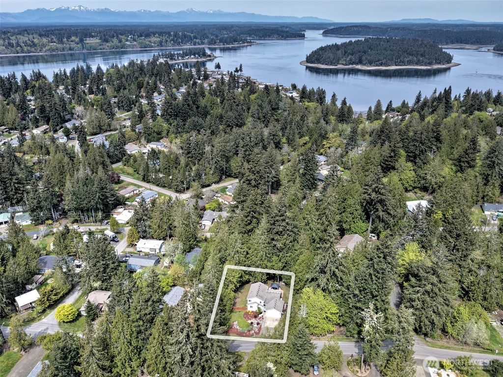 Photo of 2412 Westwind Drive NW, Olympia, WA 98502 (MLS # 2513061)