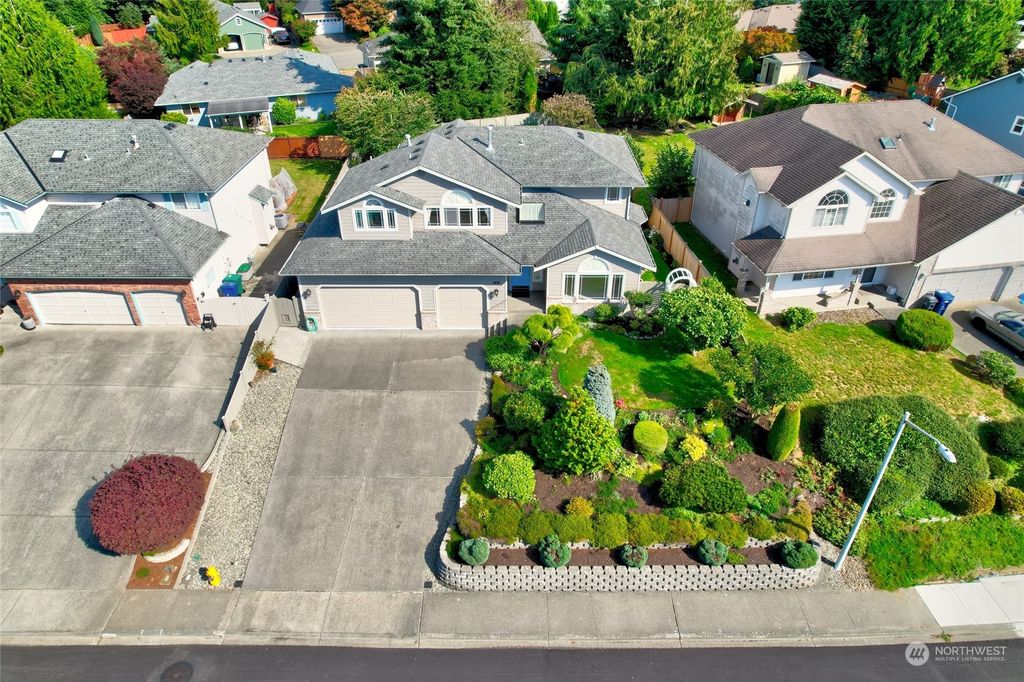 Photo of 7311 78th Drive NE, Marysville, WA 98270 (MLS # 2292235)