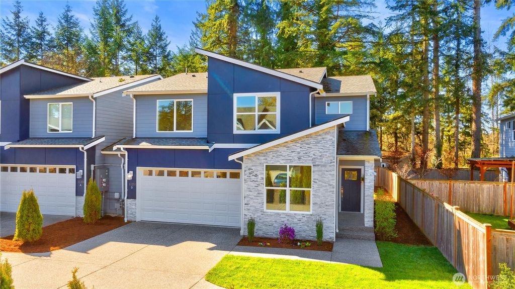 Photo of 1120 131st Street SE #B, Everett, WA 98208 (MLS # 2504604)