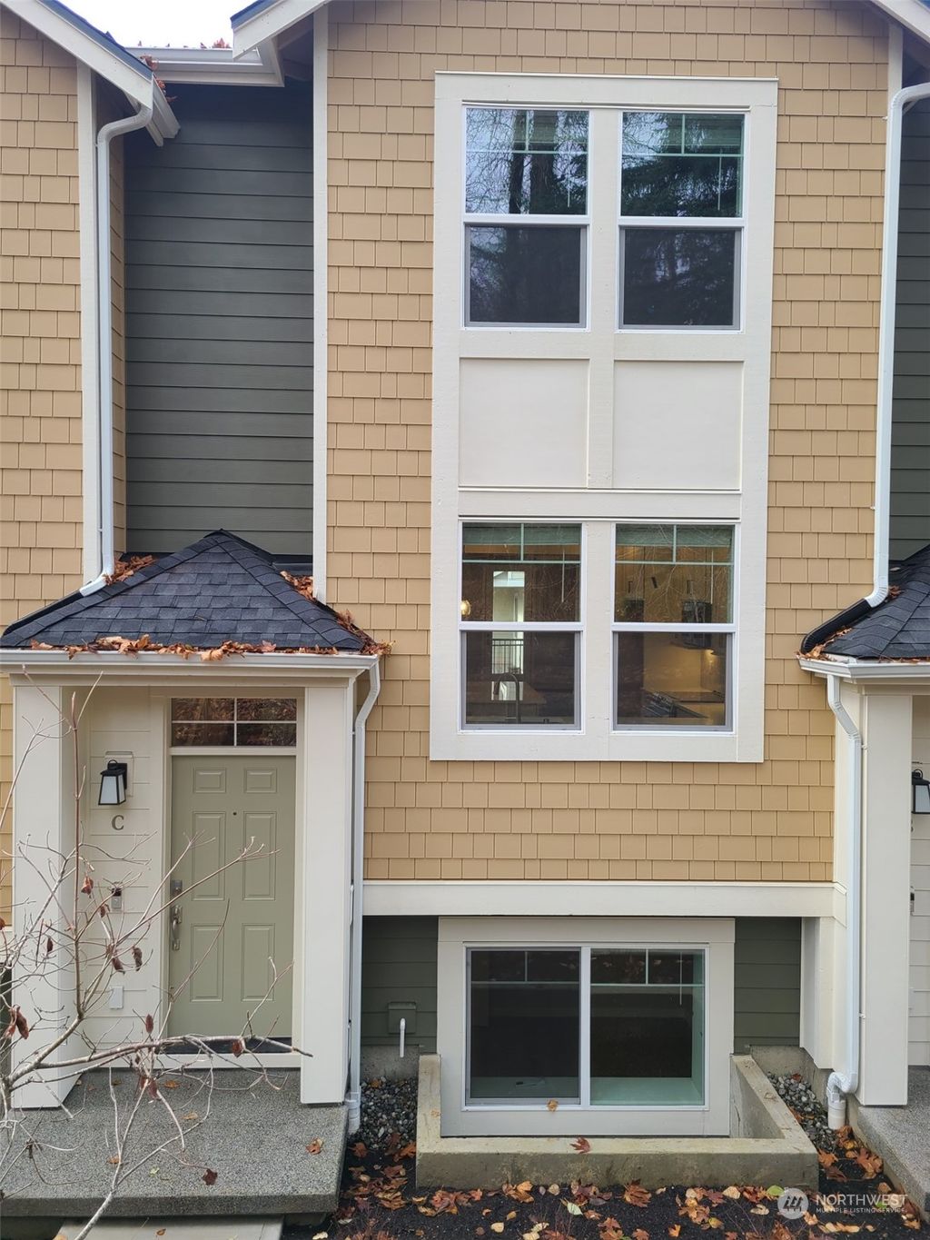 Photo of 19420 121ST Place NE #C, Bothell, WA 98011 (MLS # 2186538)