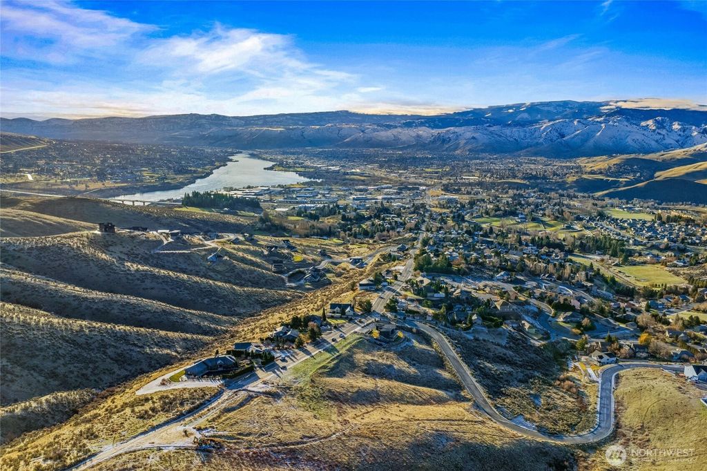 Photo of 3979 Burch Mountain Road, Wenatchee, WA 98801 (MLS # 2464575)