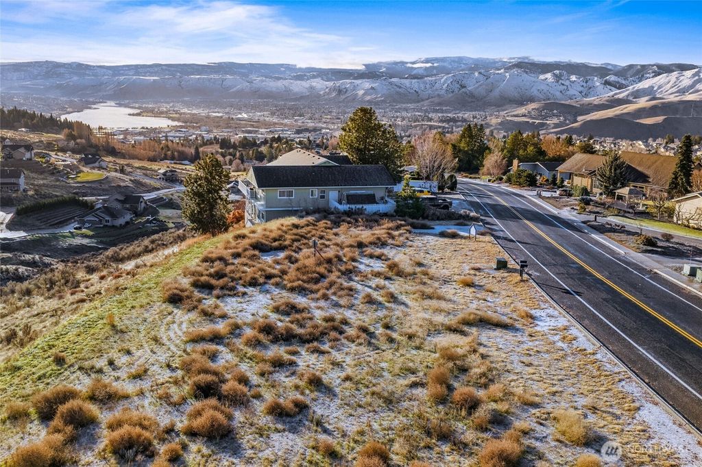 Photo of 3979 Burch Mountain Road, Wenatchee, WA 98801 (MLS # 2464575)